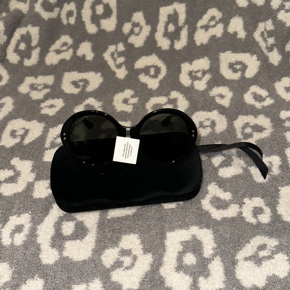 Authentic Gucci Round Sunglasses 😎 New 😍 - Picture 4 of 17